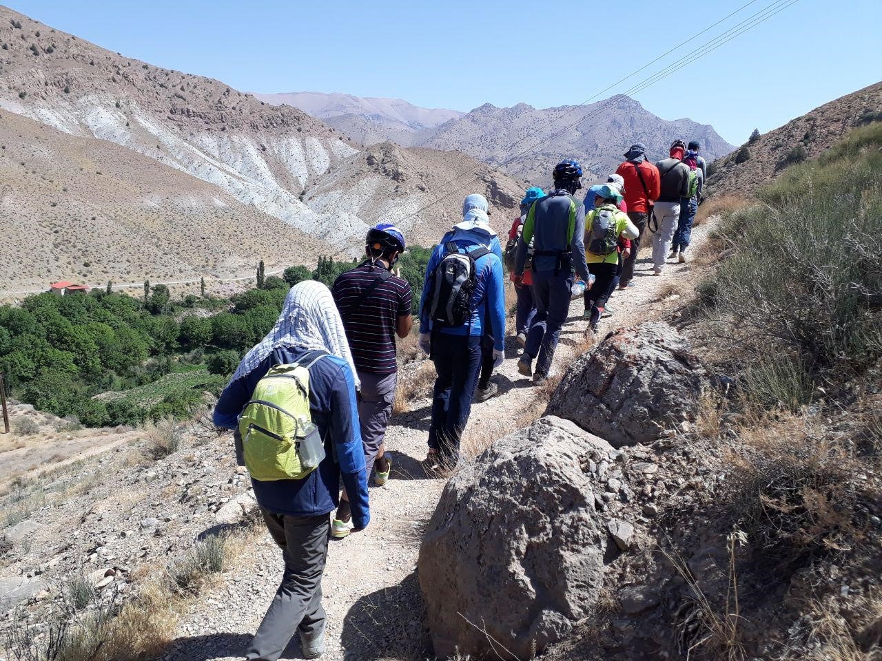 پیاده روی تا غار رودافشان