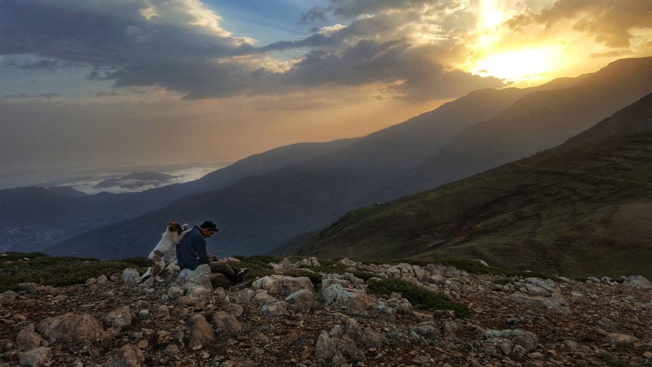 طلوع آفتاب بر فراز قله الیمستان